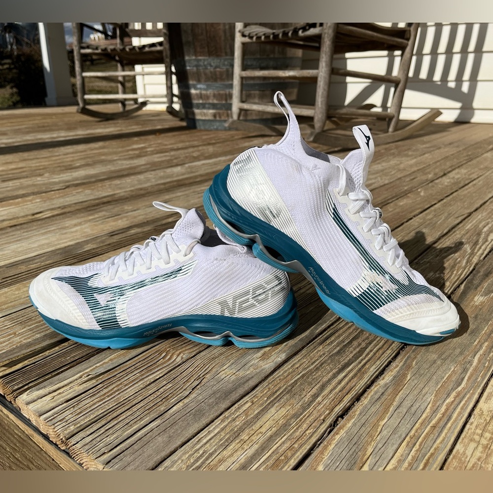 Mizuno Wave Lightning Neo 2 Volleyball Shoe - Mens 9
